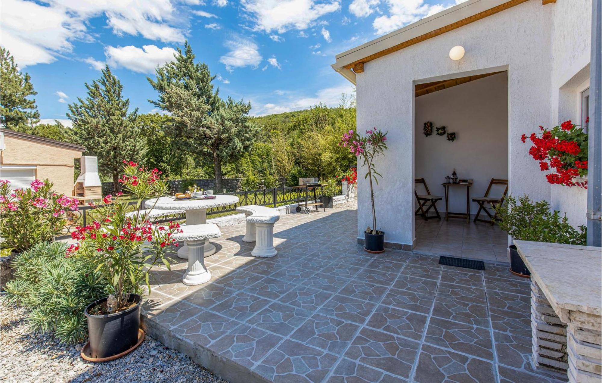 Nice Apartment In Smrika With Kitchen Exterior photo