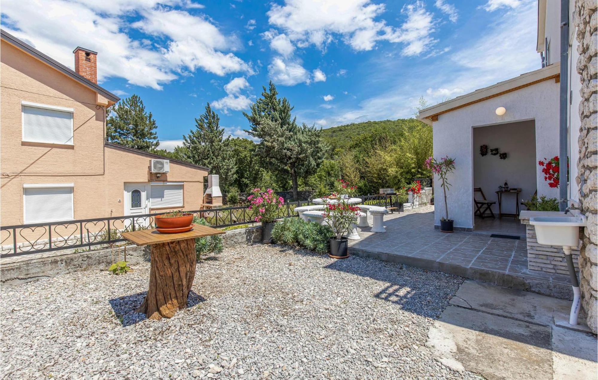 Nice Apartment In Smrika With Kitchen Exterior photo